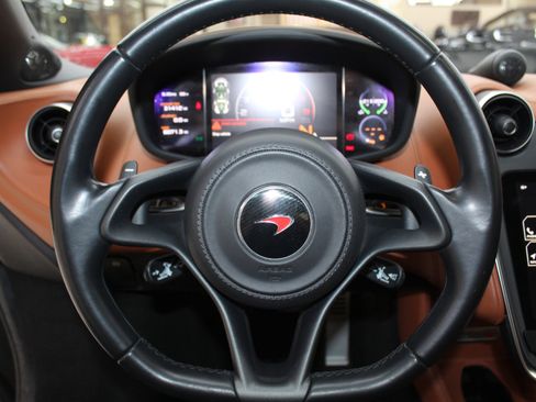 Used 2017 McLaren 570S Coupe image 19