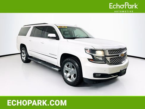 Used 2018 Chevrolet Suburban LT w/ LT Signature Package RWD image 1
