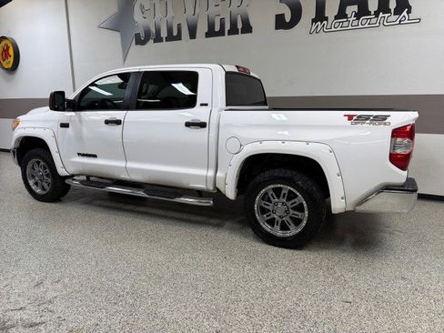 Used 2016 Toyota Tundra SR5 w/ SR5 Upgrade Package image 6
