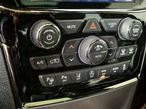 Used 2019 Jeep Grand Cherokee High Altitude AWD/4WD image 16