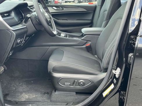 New 2025 Jeep Grand Cherokee L Laredo AWD/4WD image 10