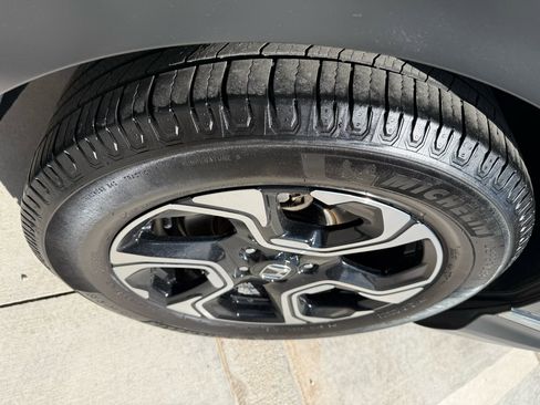 Used 2018 Honda CR-V Touring image 16