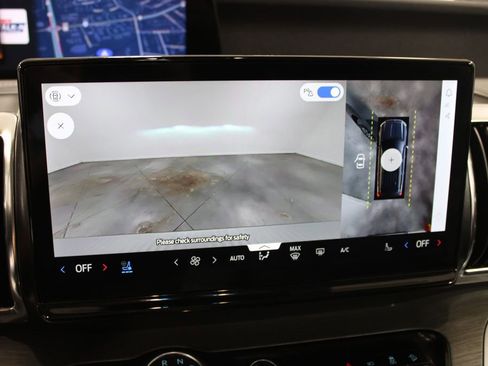 Used 2025 Ford Expedition Platinum image 58