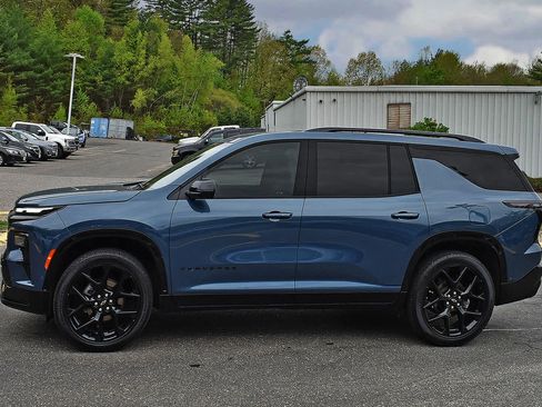 Used 2024 Chevrolet Traverse RS AWD/4WD image 4