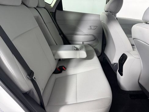 Used 2024 Hyundai Kona SEL FWD image 30