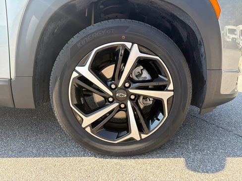 Used 2023 Chevrolet TrailBlazer RS AWD/4WD image 12