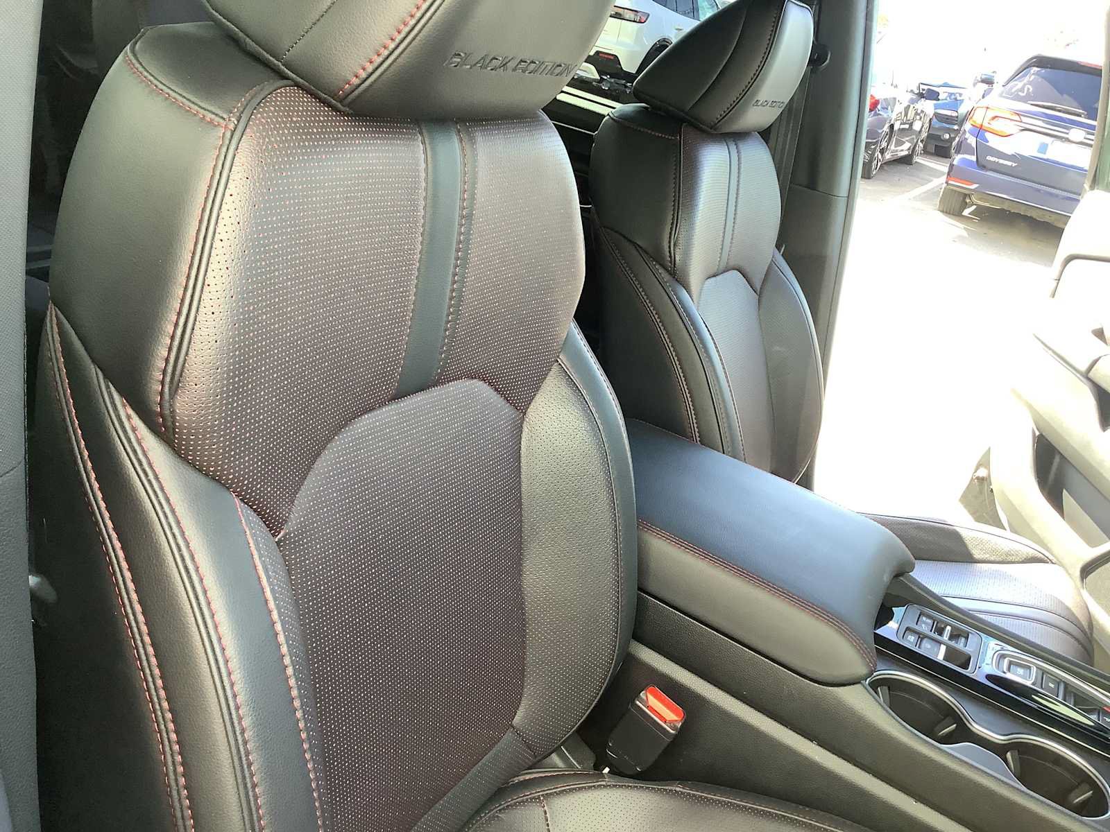 Used 2025 Honda Pilot Black Edition image 16