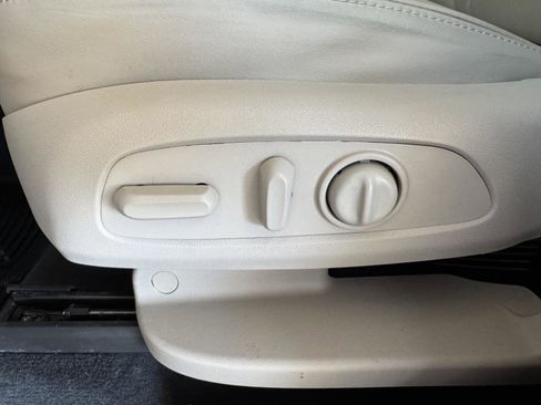 Used 2021 Buick Enclave Essence w/ Sound and Sites Package image 28