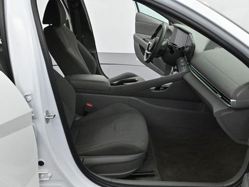 Used 2024 Hyundai Elantra SEL FWD image 28