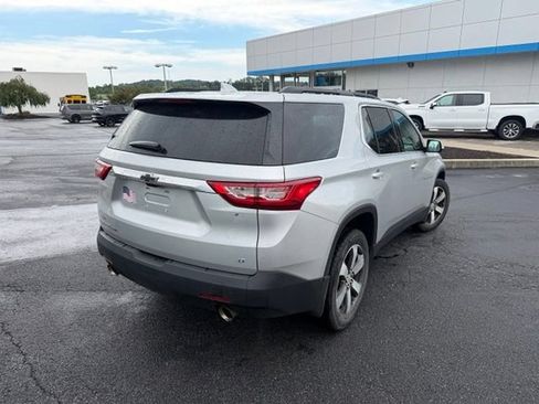 Used 2019 Chevrolet Traverse LT w/ LT Premium Package AWD/4WD image 5