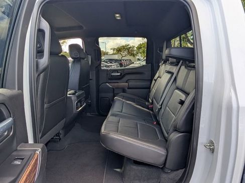 Used 2021 Chevrolet Silverado 1500 High Country w/ Technology Package AWD/4WD image 6