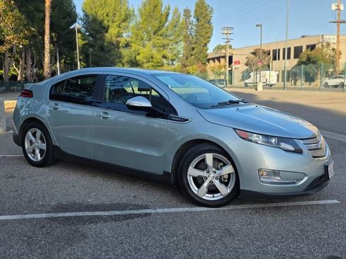 Used 2013 Chevrolet Volt FWD image 3