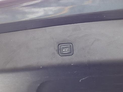 Used 2018 Chevrolet Traverse LT image 23