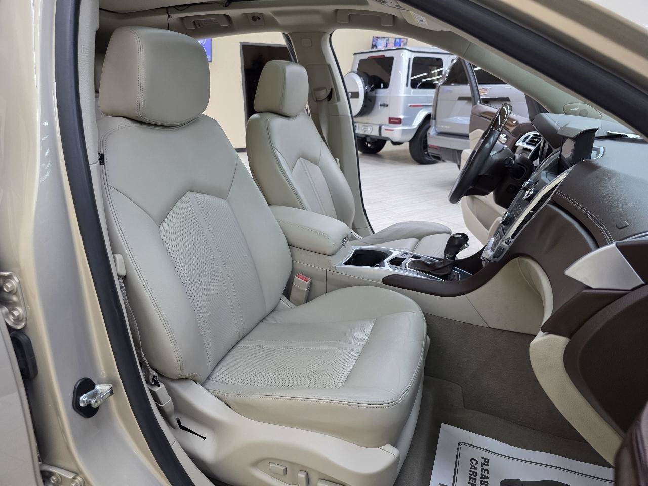 Used 2011 Cadillac SRX Luxury FWD image 19