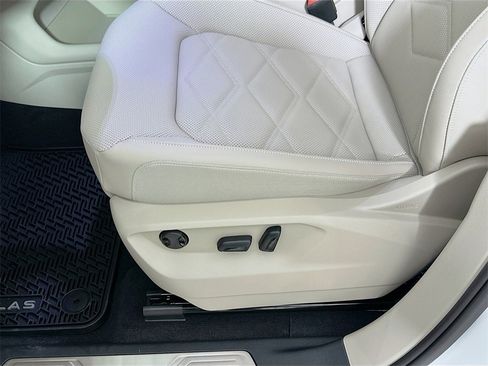 New 2026 Volkswagen Atlas SE image 9