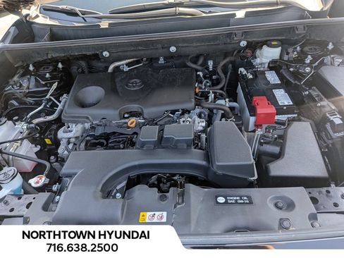 Used 2025 Toyota RAV4 XLE AWD/4WD image 35