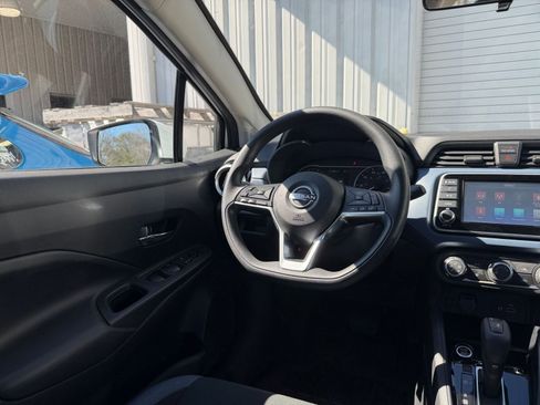 Used 2025 Nissan Versa SV image 32