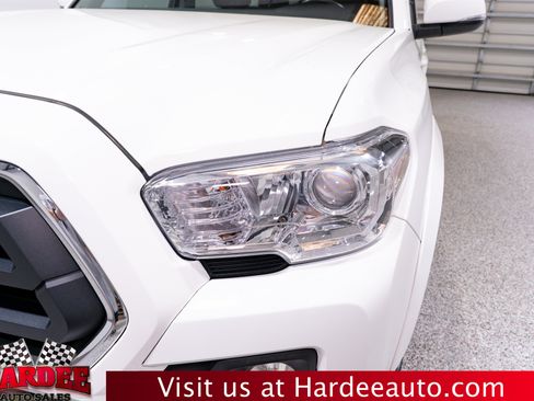 Used 2023 Toyota Tacoma SR5 w/ Technology Package RWD image 8