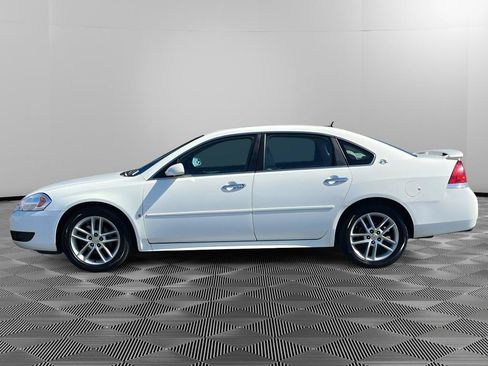 Used 2009 Chevrolet Impala LTZ FWD image 2