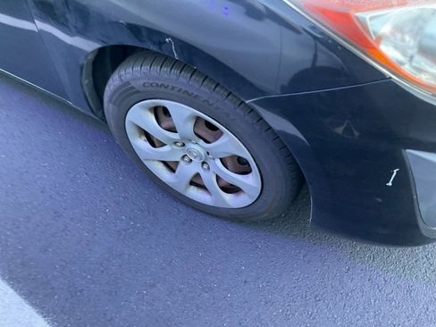 Used 2011 MAZDA MAZDA3 i Sport image 3