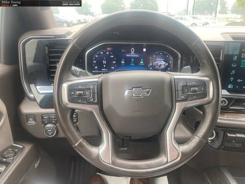 Used 2024 Chevrolet Silverado 1500 LT Trail Boss w/ Convenience Package II AWD/4WD image 30