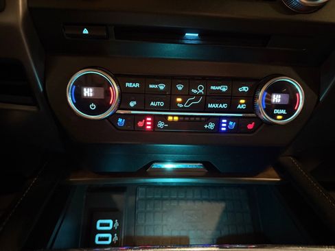 Used 2018 Ford Expedition Max Platinum image 35