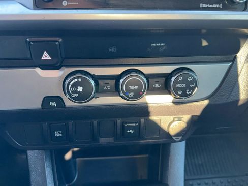 Used 2020 Toyota Tacoma SR5 image 20