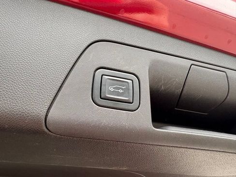 Used 2022 Buick Envision Preferred AWD/4WD image 32