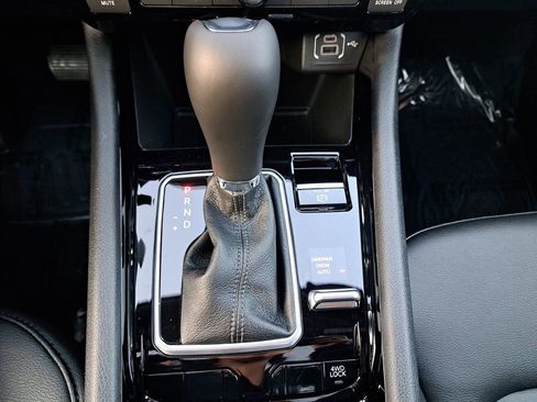 New 2026 Jeep Compass Limited w/ Sun, Sound & Navigation Group image 24