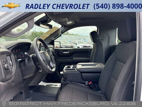 Certified 2025 Chevrolet Silverado 1500 W/T RWD image 3