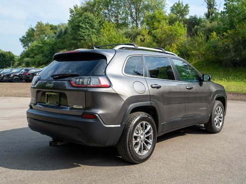 Used 2019 Jeep Cherokee Latitude Plus w/ Comfort/Convenience Group AWD/4WD image 3