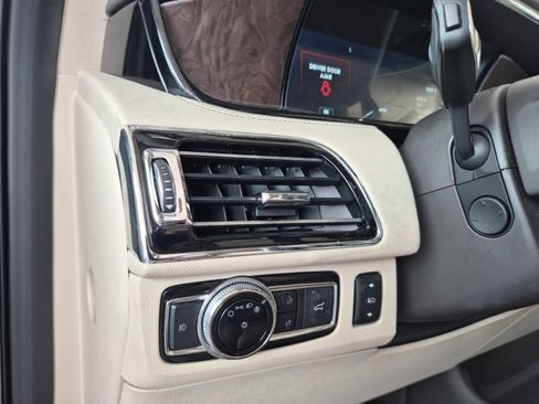 Used 2020 Lincoln Navigator Reserve w/ Luxury Package RWD image 14