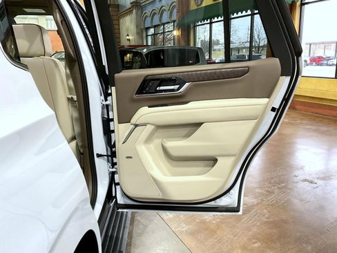 New 2026 GMC Yukon Denali w/ Sun & Power Step Package image 17