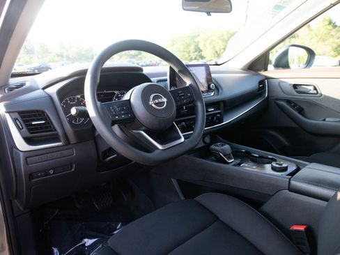 Used 2023 Nissan Rogue S AWD/4WD image 24