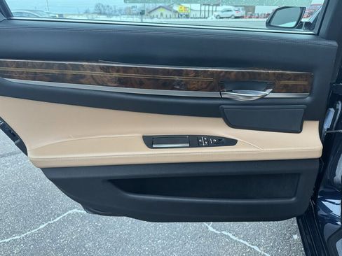 Used 2014 BMW 750Li xDrive image 20