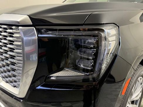 Used 2021 GMC Yukon XL Denali AWD/4WD image 14