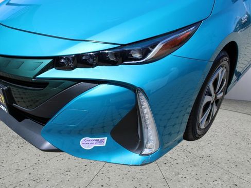 Used 2019 Toyota Prius Prime Plus FWD image 9
