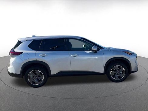 Used 2025 Nissan Rogue SV image 16