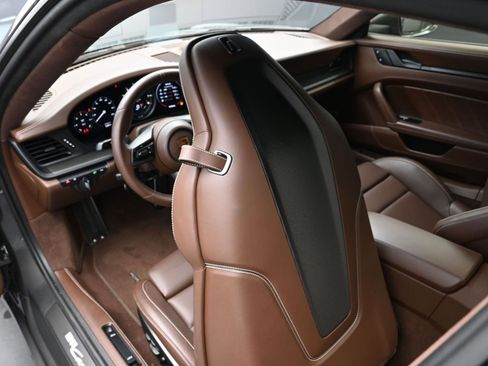 Certified 2022 Porsche 911 Carrera GTS image 18