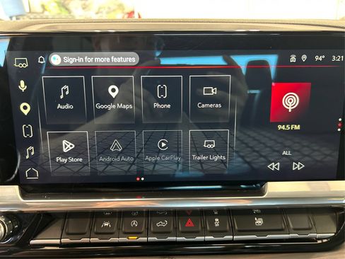 Used 2025 GMC Sierra 1500 SLT AWD/4WD image 32
