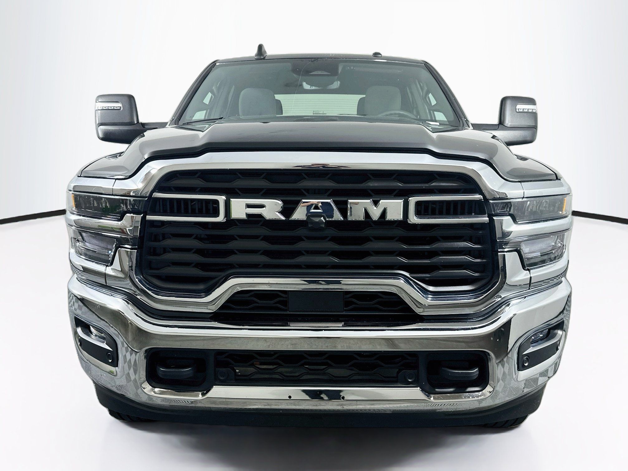 Used 2025 RAM 2500 Big Horn AWD/4WD image 2