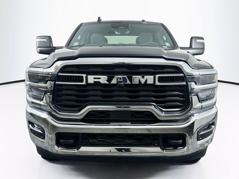 Used 2025 RAM 2500 Big Horn AWD/4WD image 2