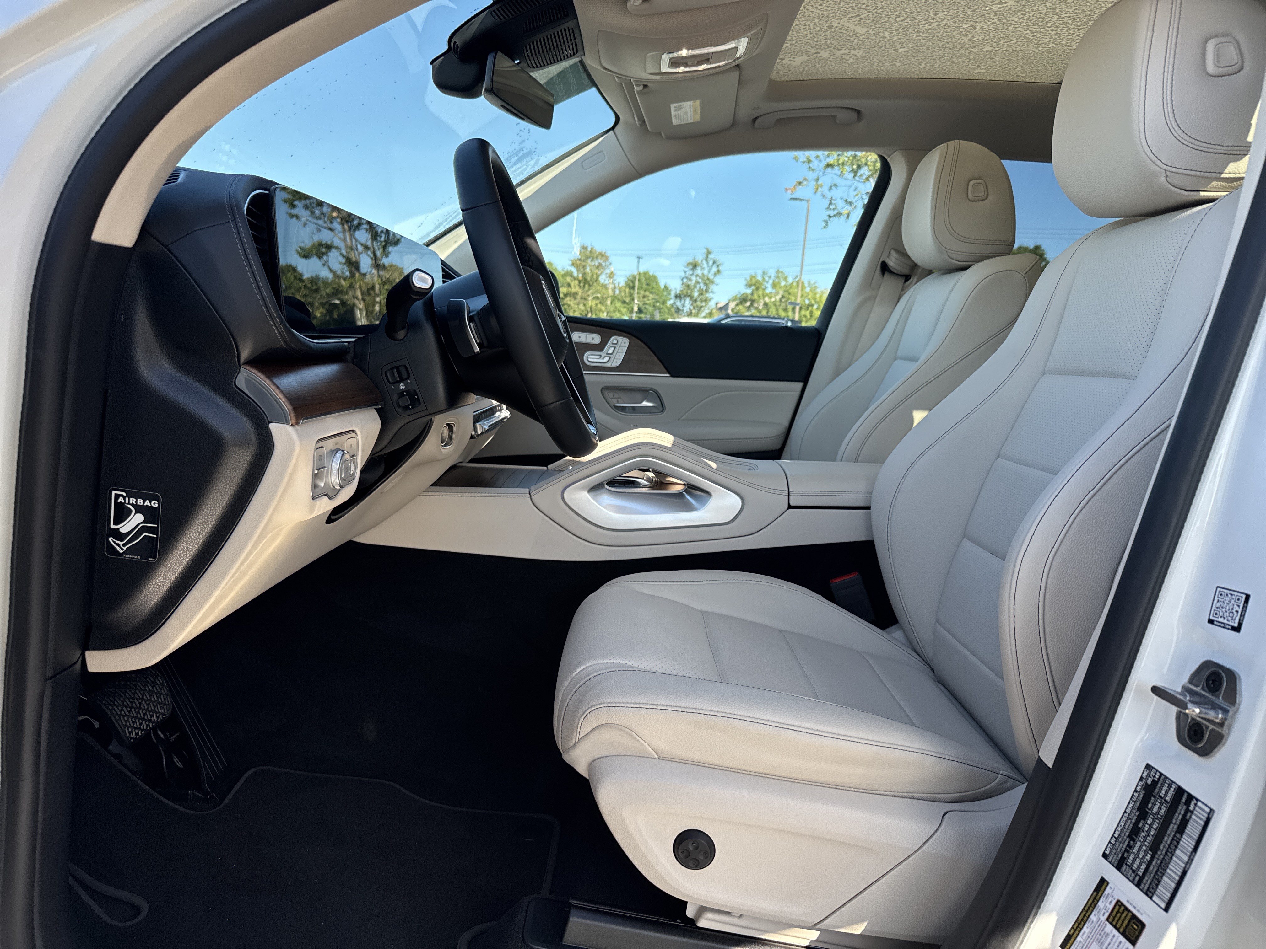 Used 2025 Mercedes-Benz GLS 450 4MATIC image 17