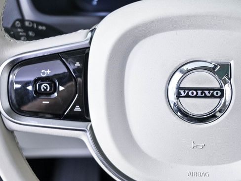 Certified 2024 Volvo XC90 B6 Plus w/ Protection Package Premier AWD/4WD image 9