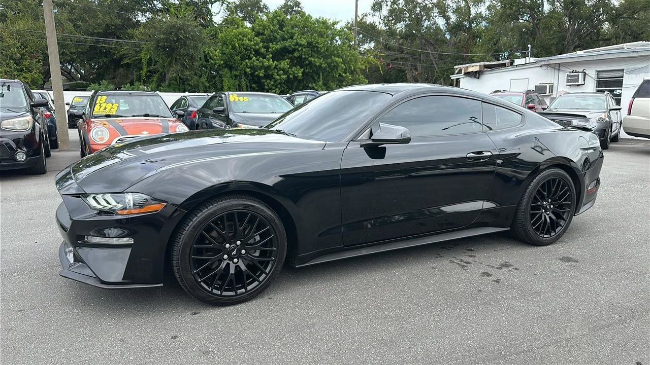 Used 2018 Ford Mustang Coupe RWD image 15