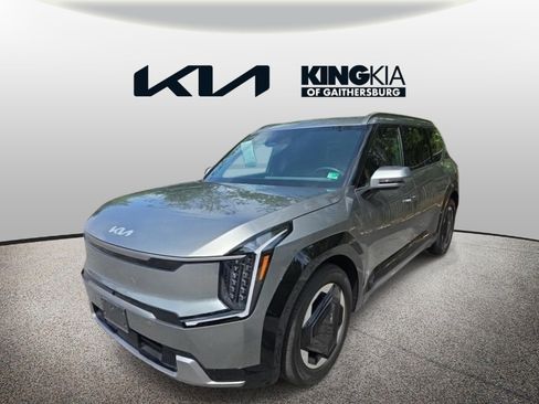 Certified 2024 Kia EV9 Land AWD/4WD image 2