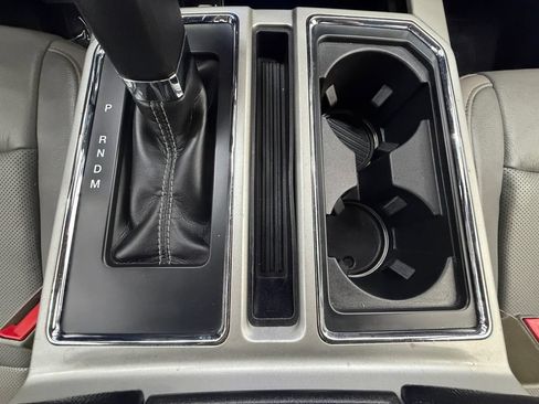 Used 2020 Ford F150 Lariat RWD image 38