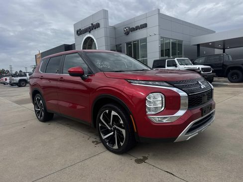 Used 2024 Mitsubishi Outlander SE AWD/4WD image 1