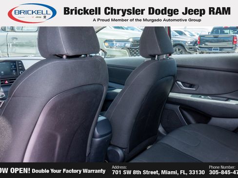 Used 2023 Hyundai Elantra SE FWD image 16