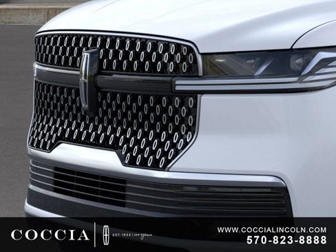 New 2026 Lincoln Navigator L Reserve AWD/4WD image 17